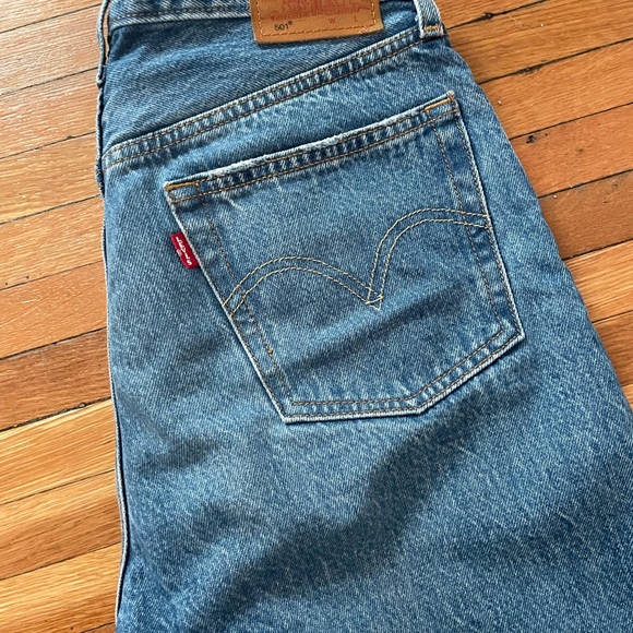 Levi’s distressed 501s - Picture 3 of 5
